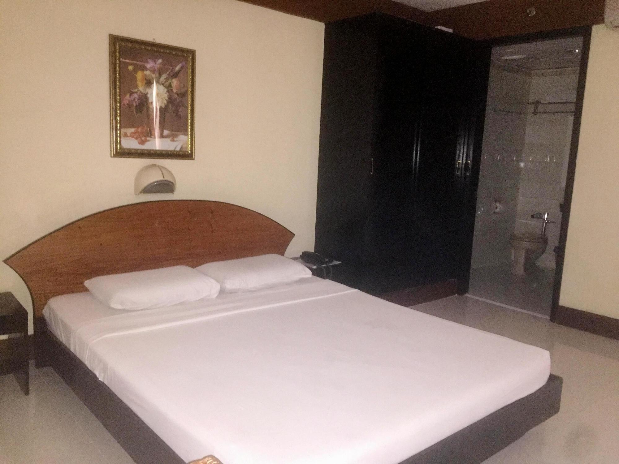Paragon Suites Cebu Esterno foto