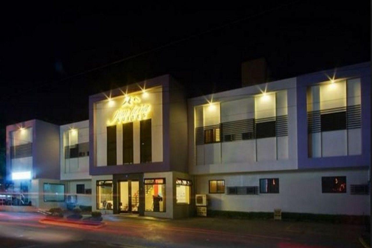 Paragon Suites Cebu Esterno foto