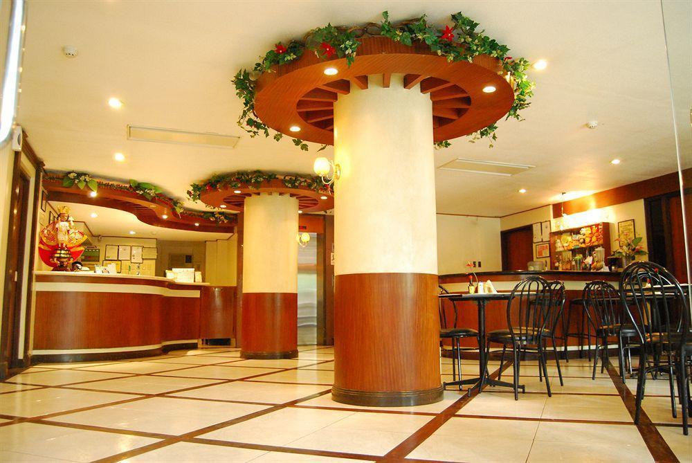 Paragon Suites Cebu Esterno foto