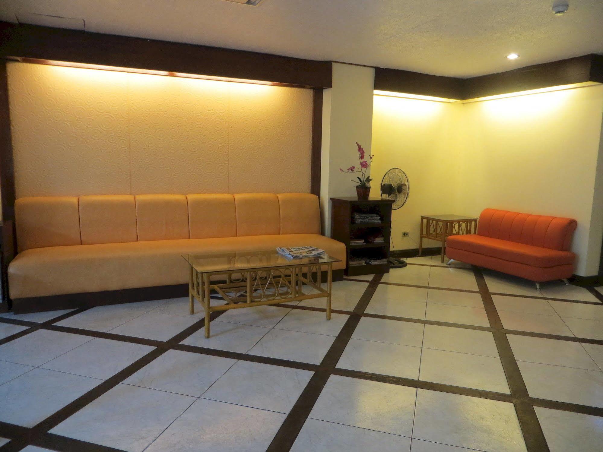 Paragon Suites Cebu Esterno foto
