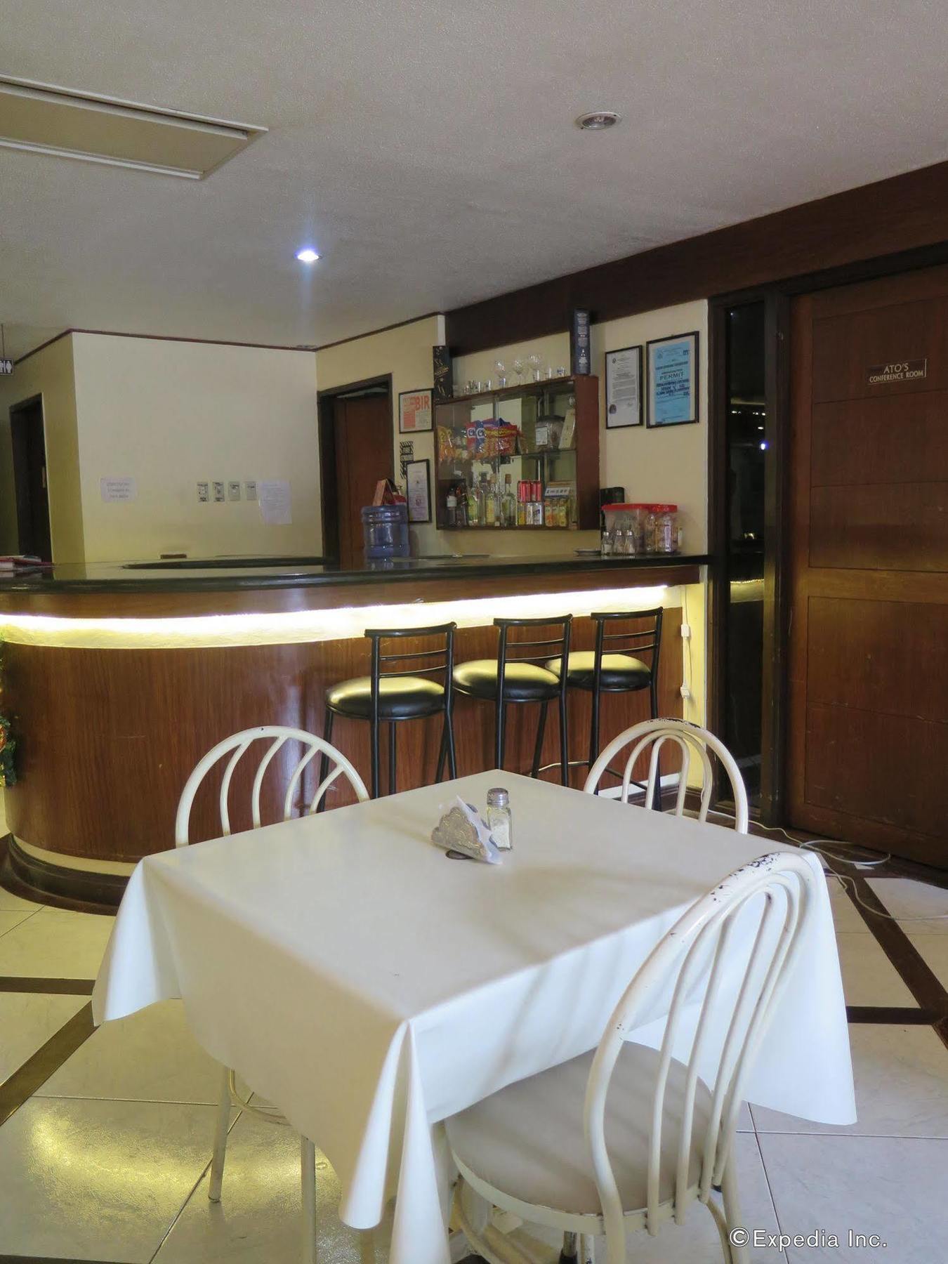 Paragon Suites Cebu Esterno foto