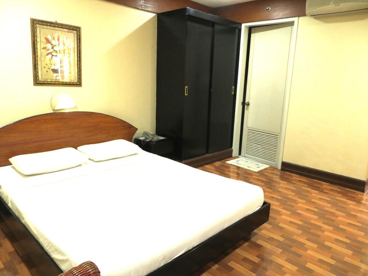 Paragon Suites Cebu Esterno foto