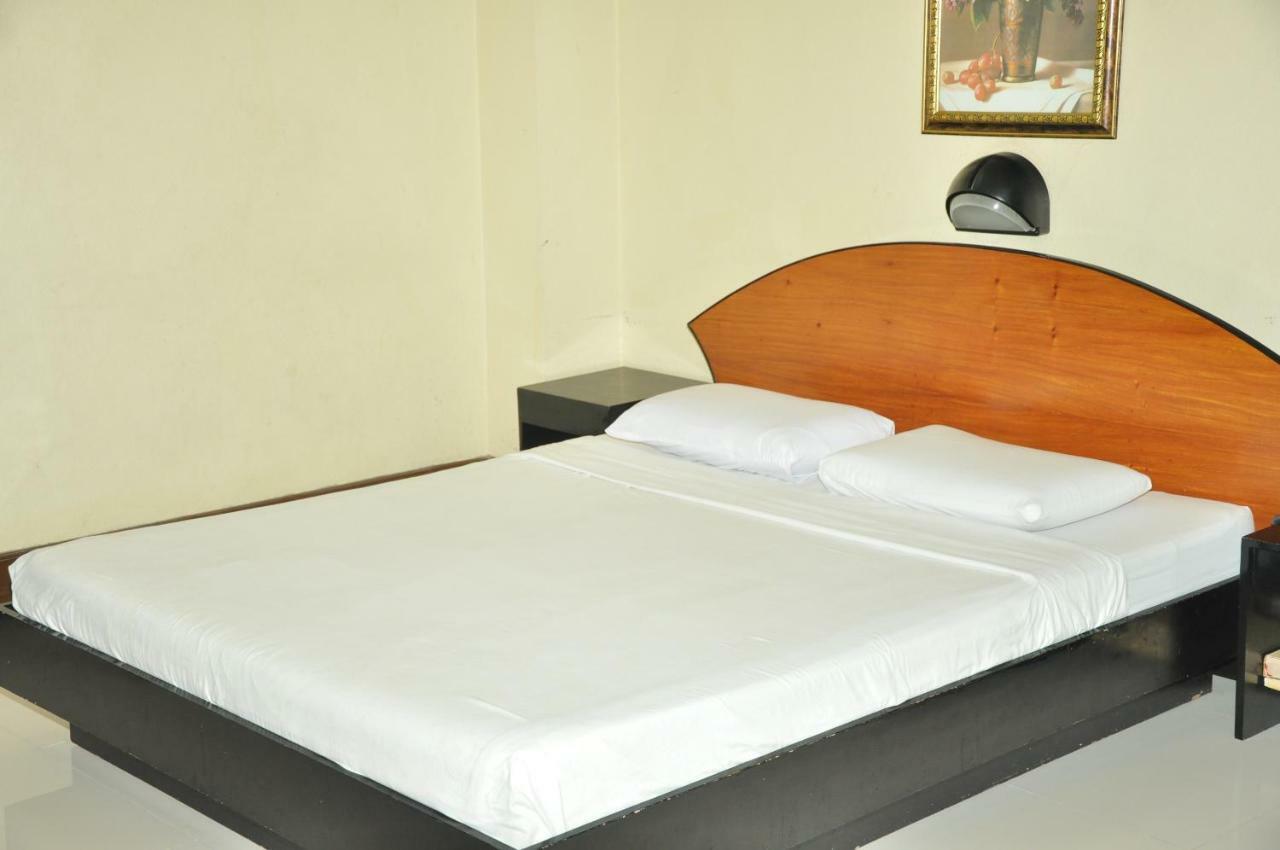 Paragon Suites Cebu Esterno foto